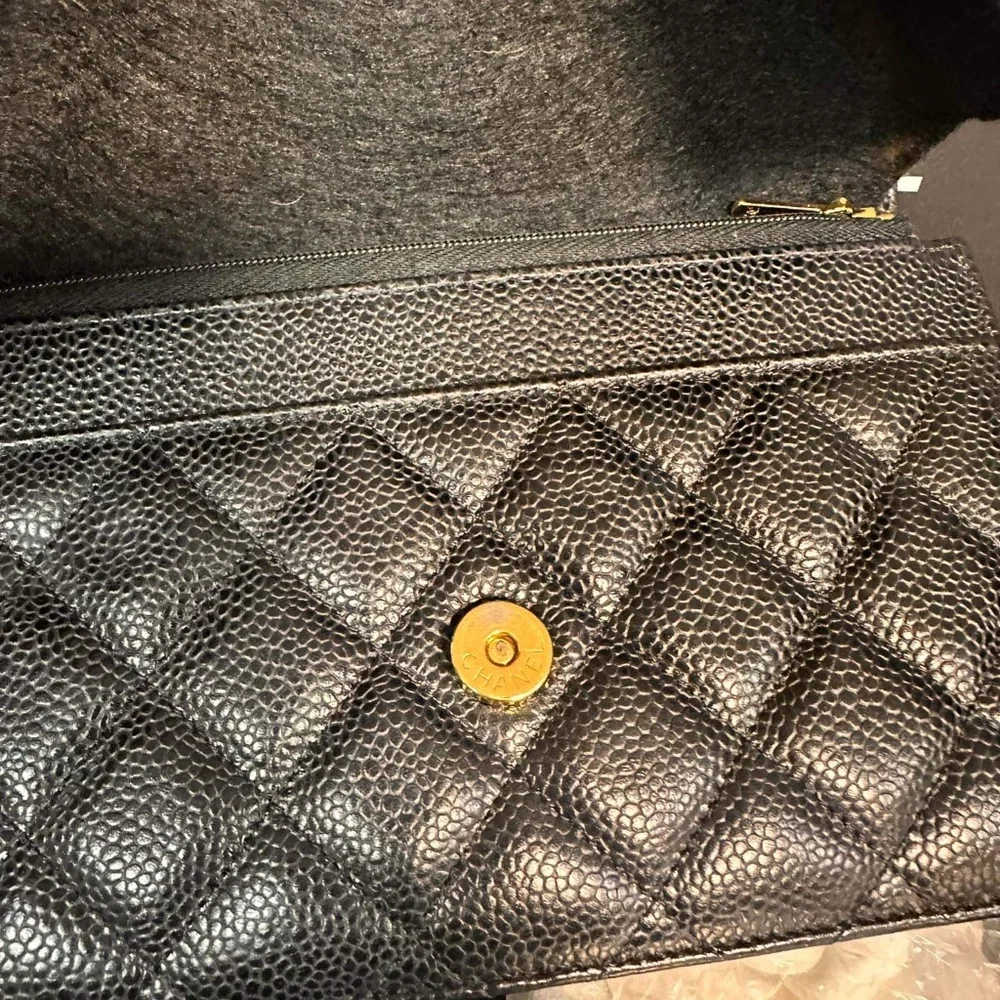 Chanel wallet on Chain - Picture 2 of 12